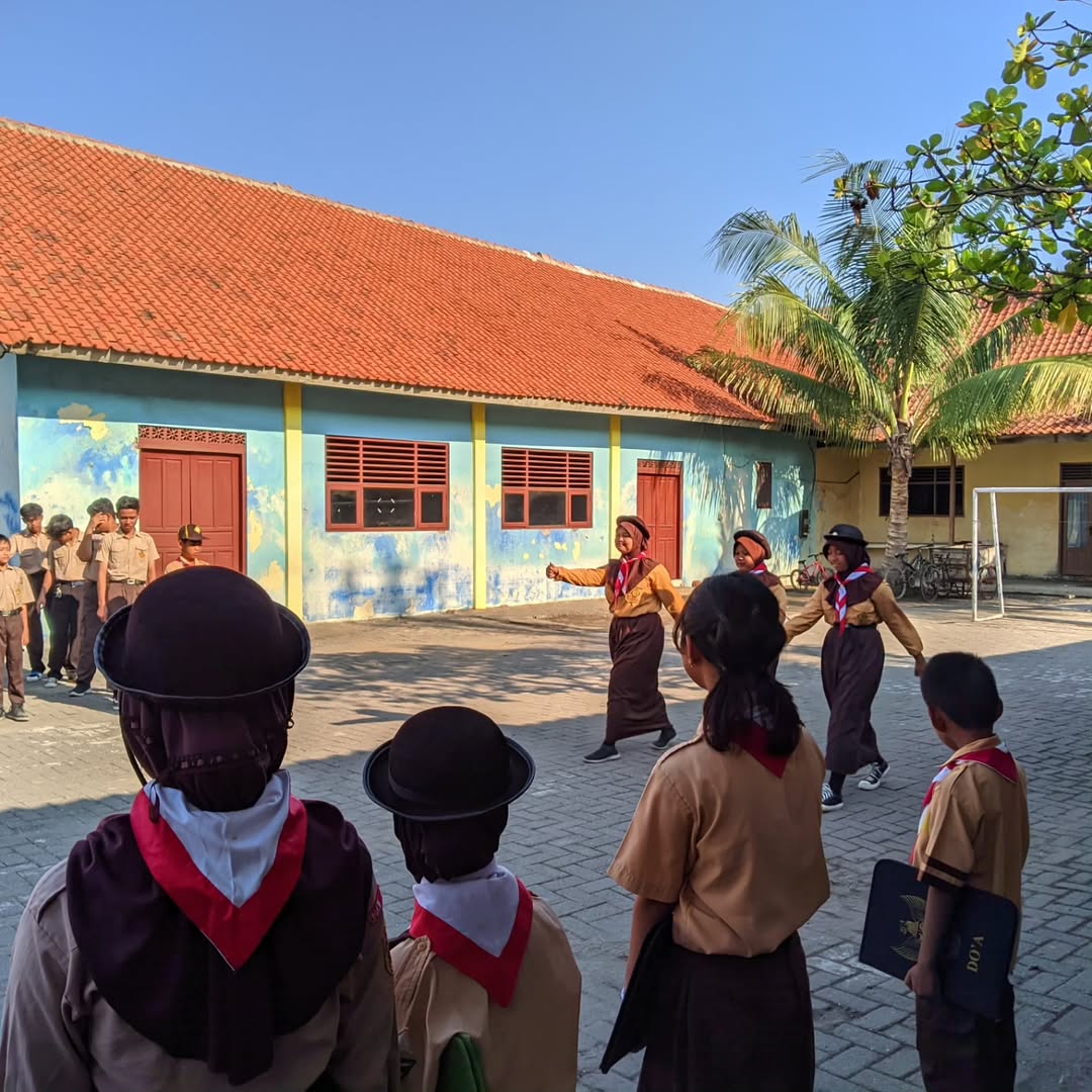 Upacara Bendera Memperingati Hari Pramuka